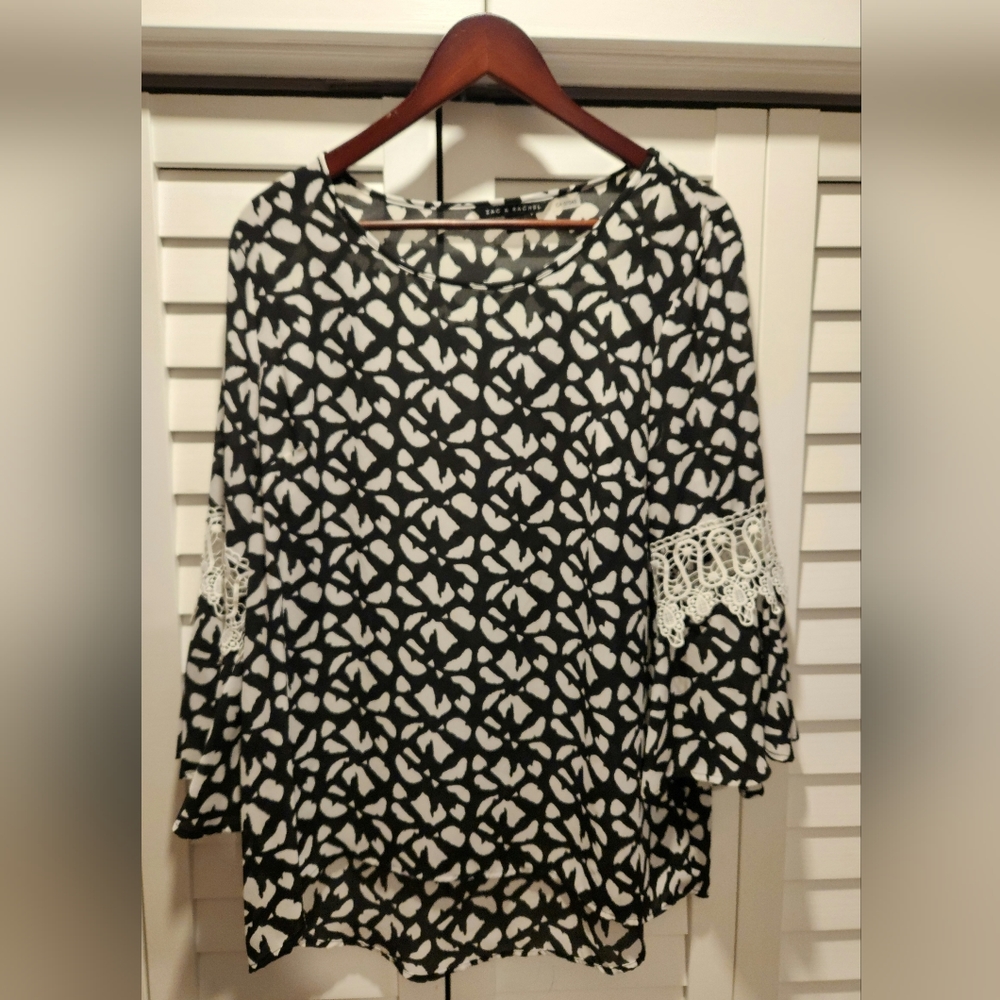 Zac&Rachel Black and white long sleeve top